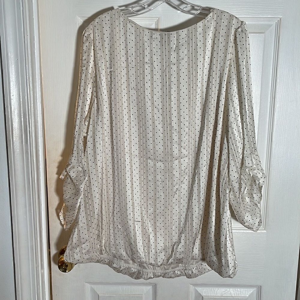 Beautiful Sara Michelle Pullover Blouse - Picture 2 of 4